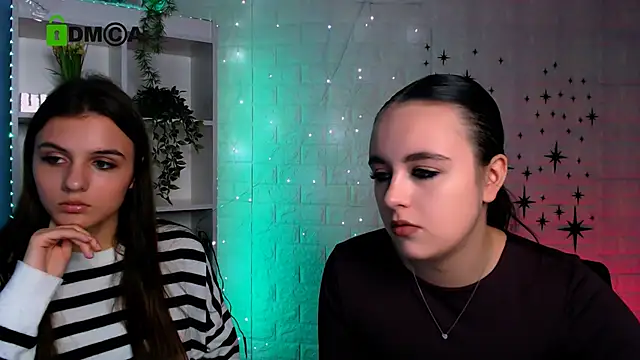 lisa dark  online show from 11.05.25