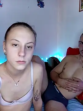 Snapshot of Laurazec chatting on 11.18.25 Laurazec online show from 11.18.25