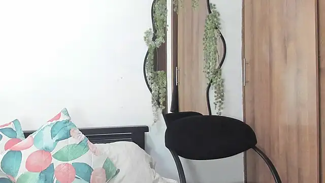 MailynAndNick online show from 04.06.26