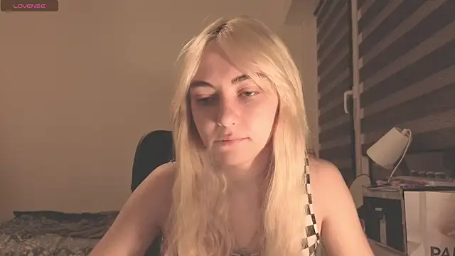 Snapshot of misa__liaaa chatting on 11.05.25 misa liaaa online show from 11.05.25