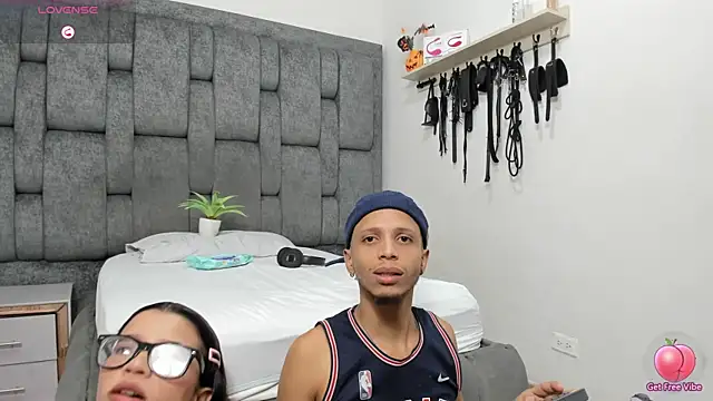 Snapshot of DamianandEva chatting on 11.10.25 DamianandEva online show from 11.10.25