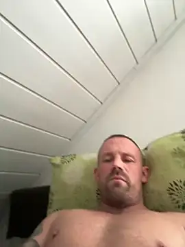 Snapshot of superbertok chatting on 11.18.25 superbertok online show from 11.18.25