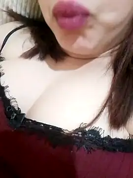 Snapshot of Nouna-loca chatting on 02.27.26 Nouna-loca online show from 02.27.26