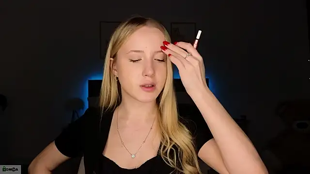 Snapshot of adele_armass chatting on 02.08.26 adele armass online show from 02.08.26