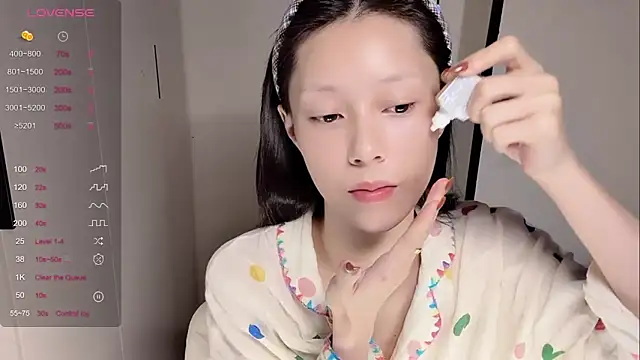 Snapshot of yuyu-33 chatting on 11.15.25 yuyu-33 online show from 11.15.25