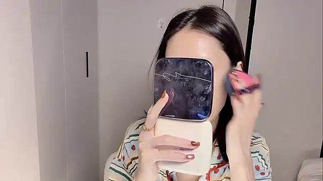 Snapshot of yuyu-33 chatting on 11.22.25 yuyu-33 online show from 11.22.25