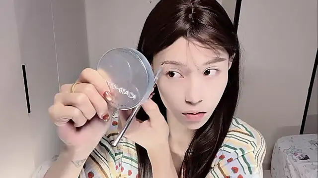 Snapshot of yuyu-33 chatting on 11.27.25 yuyu-33 online show from 11.27.25