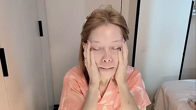 yuyu-33 online show from 02.06.26