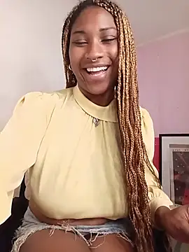 Snapshot of EvonyFoxxx chatting on 07.05.26 EvonyFoxxx online show from 07.05.26