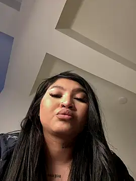 Snapshot of babykw chatting on 11.20.25 babykw online show from 11.20.25