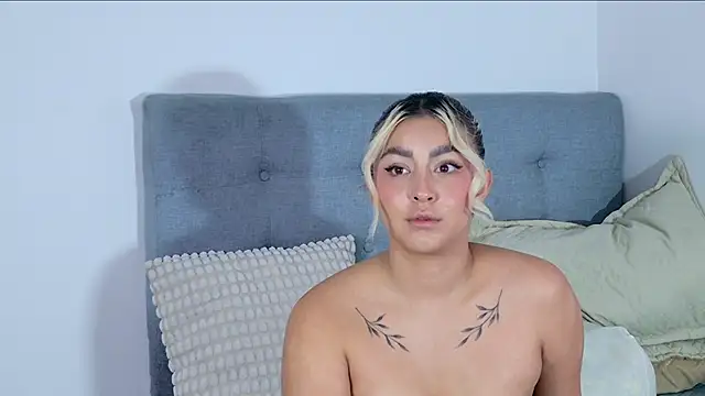 Elina Hills online show from 11.26.25