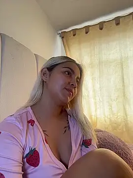 Elina Hills online show from 12.20.25