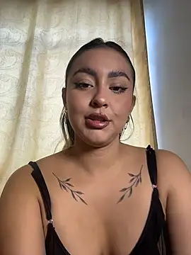 Elina Hills online show from 03.23.26