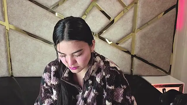 Snapshot of Frrreyaa chatting on 11.24.25 Frrreyaa online show from 11.24.25