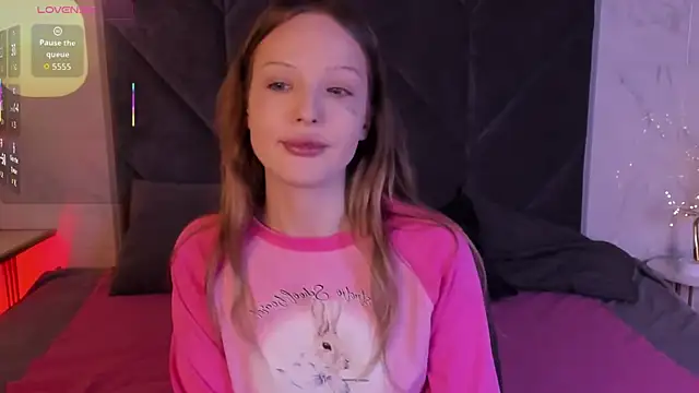 Snapshot of Iris_Fresh chatting on 12.04.25 Iris Fresh online show from 12.04.25