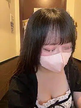 Snapshot of emiri_da_nyan chatting on 04.18.26 emiri da nyan online show from 04.18.26