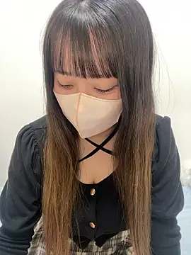 Snapshot of emiri_da_nyan chatting on 05.18.26 emiri da nyan online show from 05.18.26