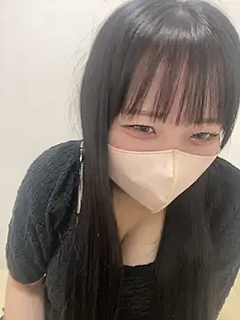 Snapshot of emiri_da_nyan chatting on 06.19.26 emiri da nyan online show from 06.19.26