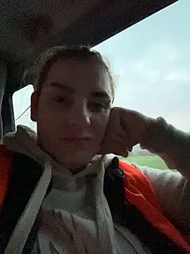 Snapshot of MOLO-ko chatting on 11.03.25 MOLO-ko online show from 11.03.25