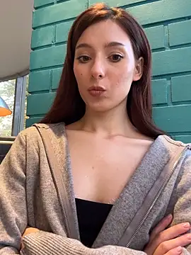 LilluKatten online show from 11.07.25