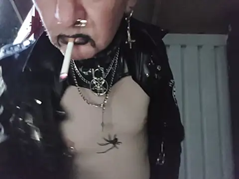 Snapshot of NahkaSami chatting on 07.19.26 NahkaSami online show from 07.19.26