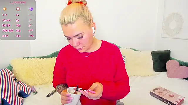 lada love online show from 11.25.25