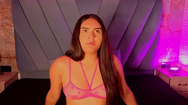 Snapshot of amarahanks1 chatting on 11.06.25 amarahanks1 online show from 11.06.25