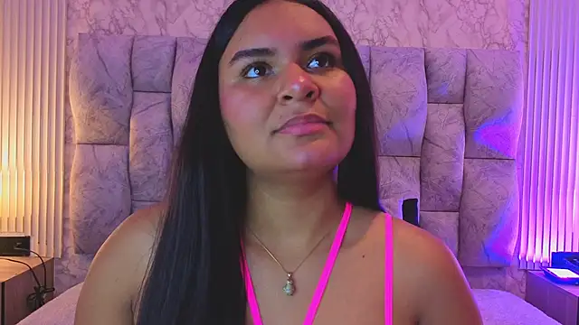 Snapshot of amarahanks1 chatting on 11.14.25 amarahanks1 online show from 11.14.25