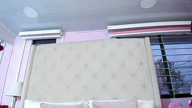 scarlett leblanc  online show from 02.25.26