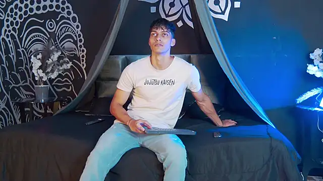 AlessioVitale online show from 11.07.25