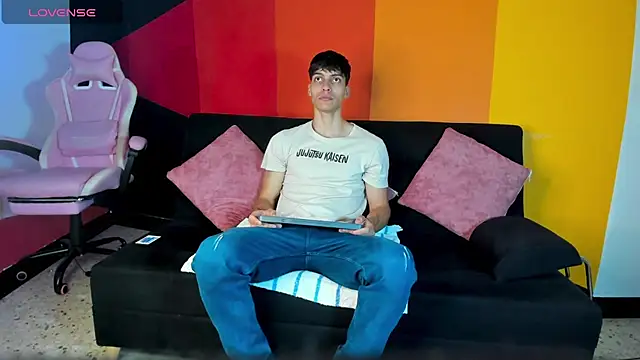 AlessioVitale online show from 12.02.25