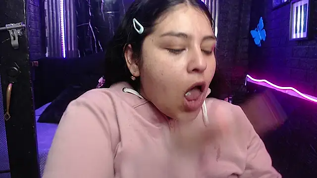 Snapshot of lehia_285 chatting on 05.19.26 lehia 285 online show from 05.19.26