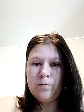 GlitterAuburn online show from 04.17.26