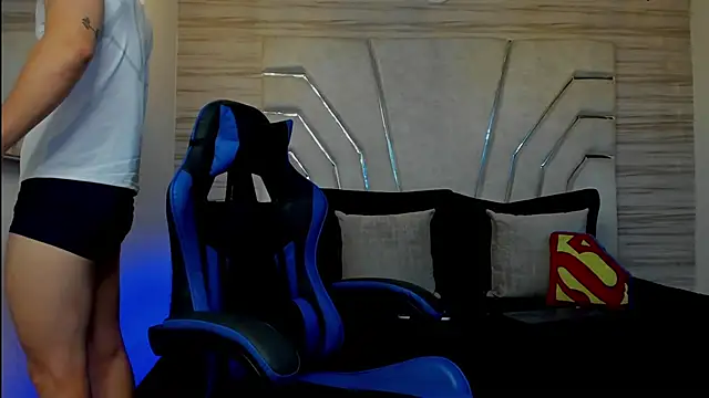 Snapshot of MAXTHOMSON chatting on 02.02.26 MAXTHOMSON online show from 02.02.26