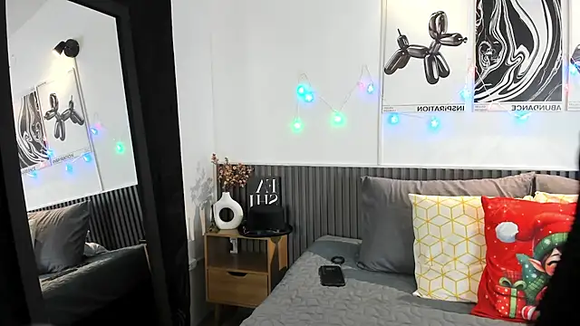 Cloe Bonne online show from 12.02.25