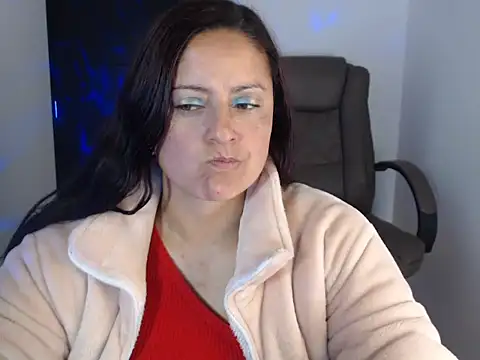 Snapshot of kristelltender1 chatting on 11.21.25 kristelltender1 online show from 11.21.25