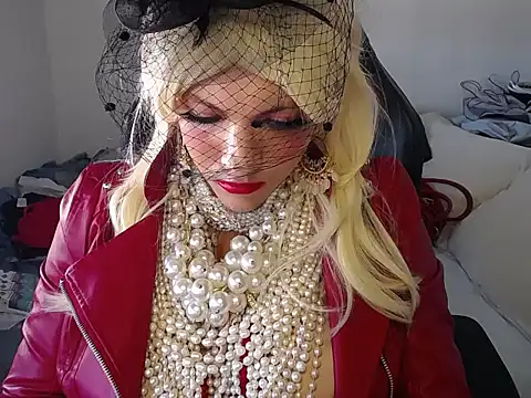 VanesaCrossic online show from 10.15.25