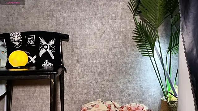 Snapshot of 0xiaosu0 chatting on 12.18.25 0xiaosu0 online show from 12.18.25