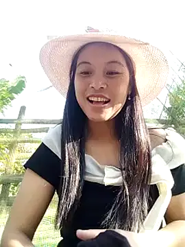 Snapshot of Alice-567 chatting on 11.22.25 Alice-567 online show from 11.22.25