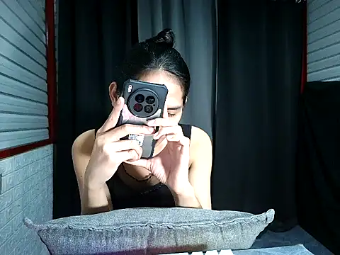 xwildflowerx online show from 12.21.25