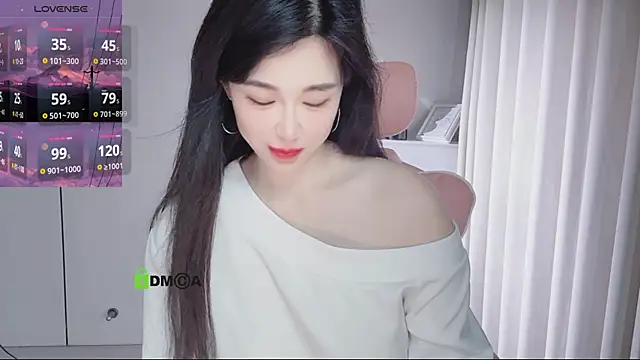 Snapshot of YunShan-33 chatting on 05.22.26 YunShan-33 online show from 05.22.26