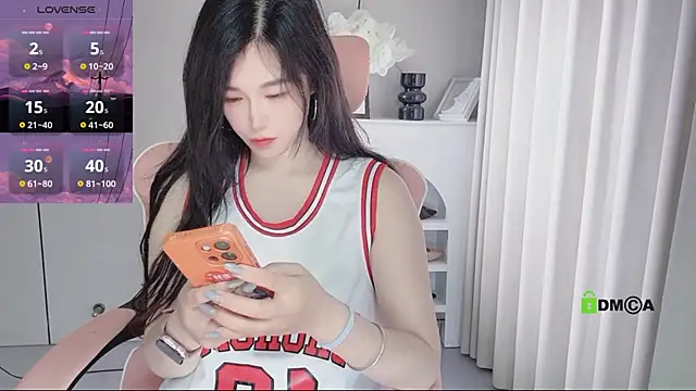 Snapshot of YunShan-33 chatting on 05.27.26 YunShan-33 online show from 05.27.26