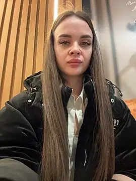 Snapshot of KristiRich chatting on 11.28.25 KristiRich online show from 11.28.25