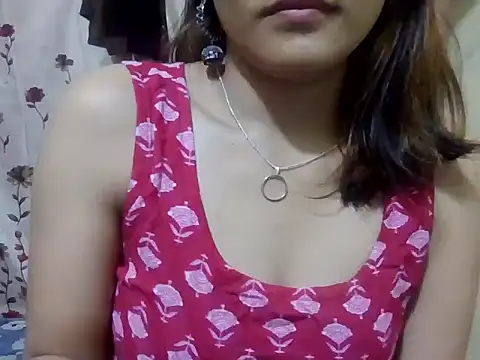 Snapshot of maira_33 chatting on 11.05.25 maira 33 online show from 11.05.25