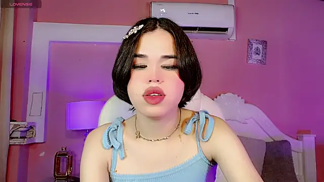 ClaudiaSophia online show from 11.14.25