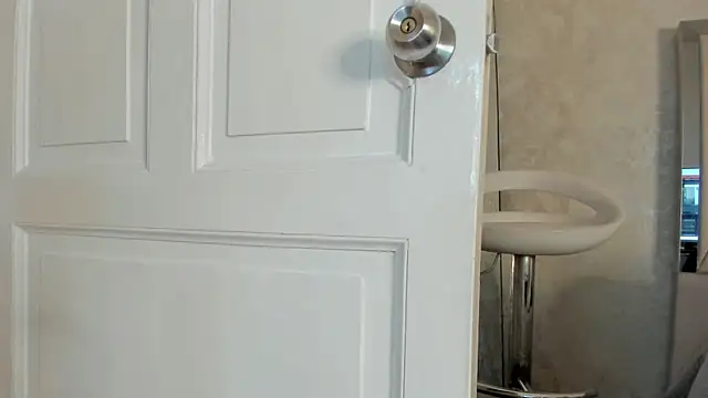 Snapshot of Hela_Strossner chatting on 11.23.25 Hela Strossner online show from 11.23.25