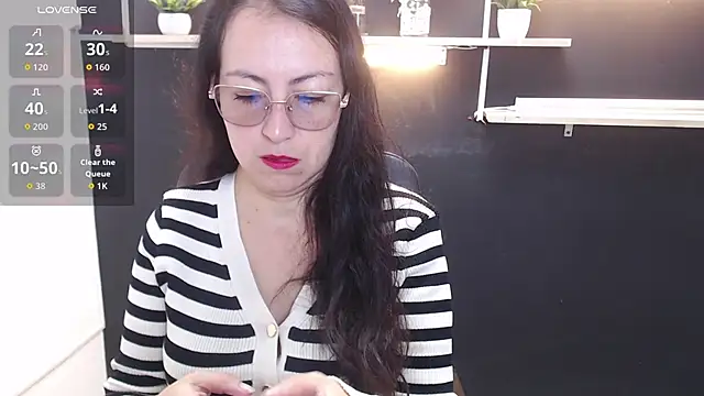 Lauryn Jones online show from 04.17.26