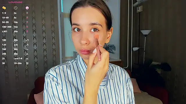 Snapshot of JacalynSchreiber chatting on 11.21.25 JacalynSchreiber online show from 11.21.25