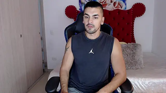 Snapshot of axelwinters__ chatting on 02.19.26 axelwinters online show from 02.19.26