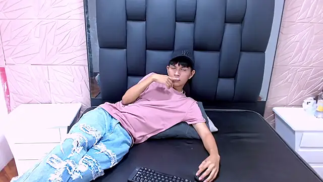 Snapshot of Mortelle_ chatting on 01.07.26 Mortelle online show from 01.07.26